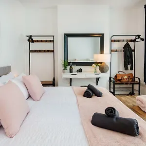 https://nomi-homes-exeter.cardiffhotelswales.com
